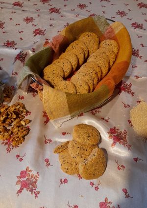 A picture of Butter Cookies with Walnuts and Sesame.