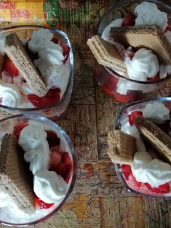 Una foto de Frutillas con crema