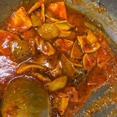 A picture of Sweet and tangy Lemon pickle.