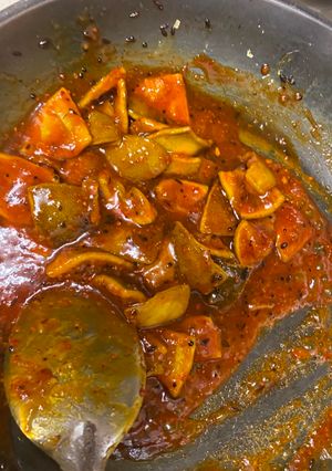 A picture of Sweet and tangy Lemon pickle.