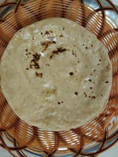 ફૂલકા રોટલી (Fulka Rotli Recipe In Gujarati) રેસીપી મુખ્ય ફોટો