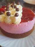 Cheesecake de frutillas con base de bizcochuelo