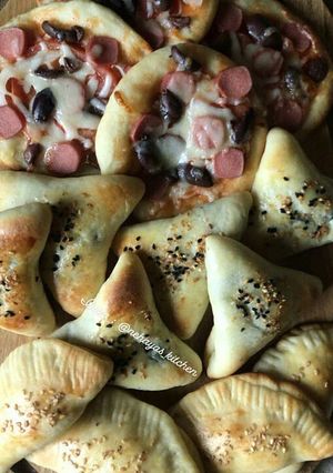 صورة لوصفة معجنات سبانخ وجبنة وميني بيتزا