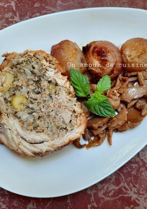 Une photo de Escalope de dinde farcie aux champignons et oignons caramélisés 🍴
