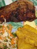 Pargo con tostones y ensalada rallada