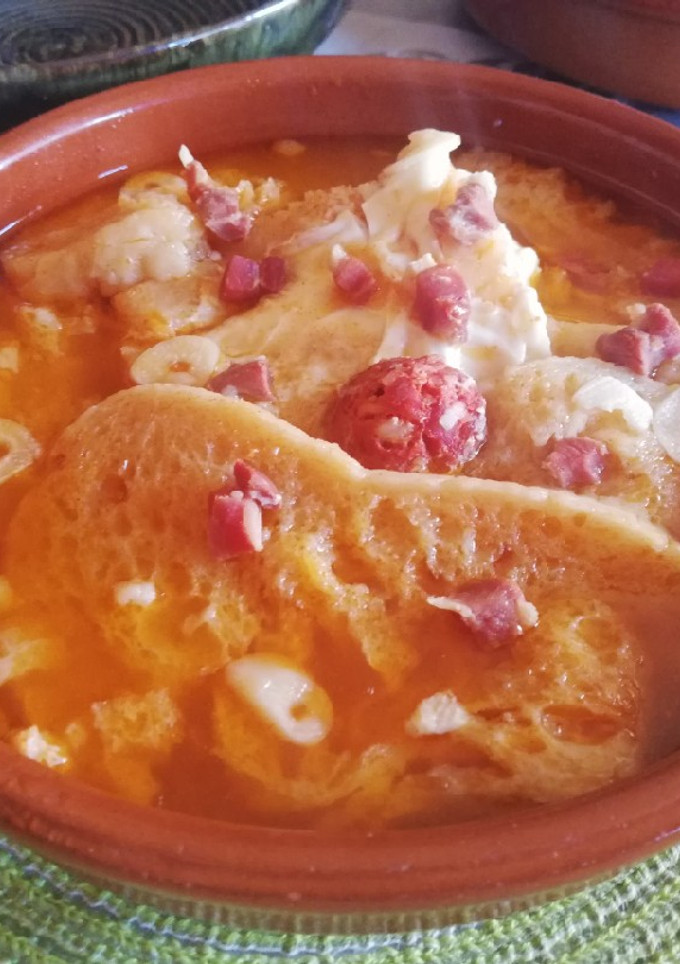Una foto de Sopa castellana (sopa de ajo)