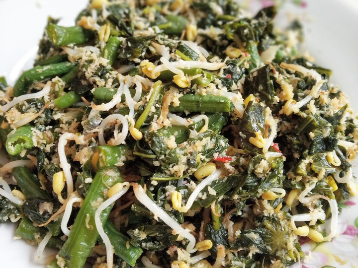 Cara Gampang Menyiapkan 05. Urab Daun Singkong yang Lezat Sekali