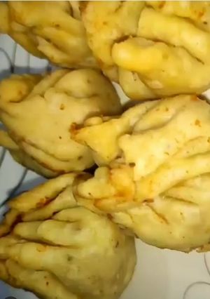 A picture of Samosa Modak.