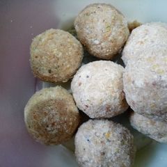 A picture of Wheat flour & dry fruits ladoo.