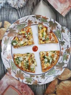 पनीर ब्रेड पिज़्ज़ा (paneer bread pizza recipe in HIndi) रेसिपी मुख्य फोटो