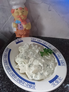 Una foto de Papas al perejil con pollo a la crema 😋