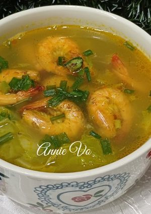 Hình của món Canh cải xoăn và nấm nấu tôm.