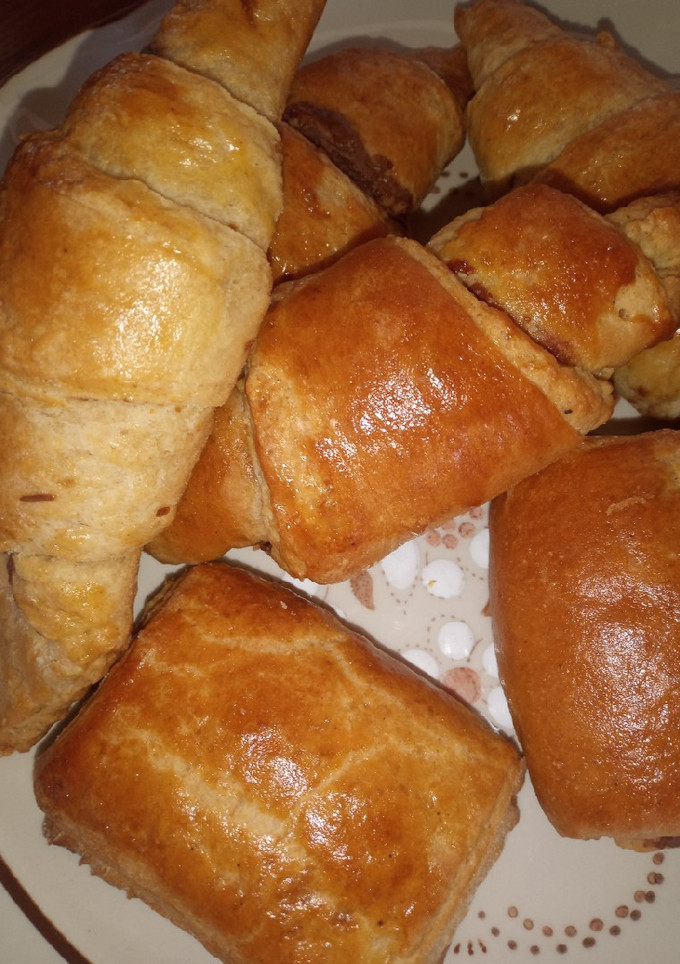 Una foto de Croissant, chocolatines y masa Danesa