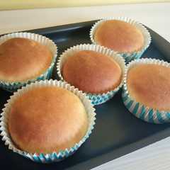 A picture of Roti isi kacang.