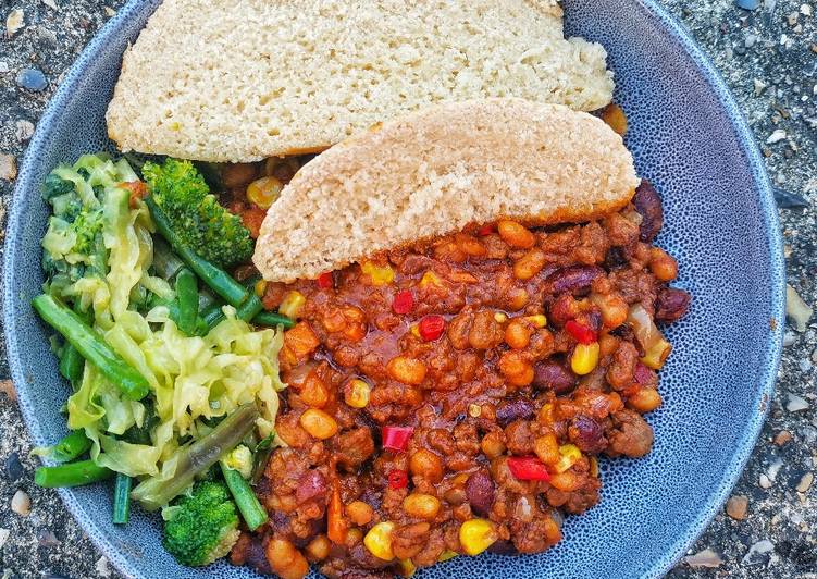 Steamed bread with quorn and veggie