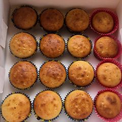 A picture of Vanilla cup cake.