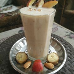 A picture of Apple banana shake.