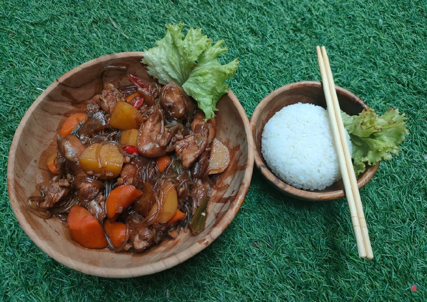 Amdong jjimdak (ayam kecap Korea)