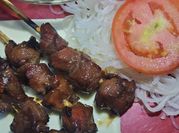 Gambar sate daging sapi bumbu kacang