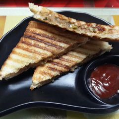 A picture of Potato & onion grilled sandwich.