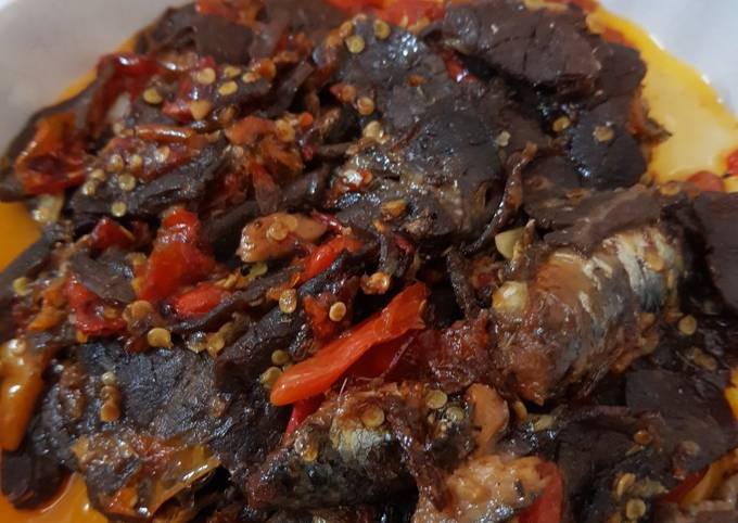Cara Gampang Membuat Paru ikan sarden sambel bawang yang Enak Banget