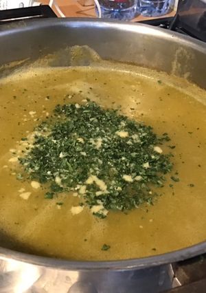 Une photo de Soupe de brocolis courgettes poireau et pommes de terre aux épices
