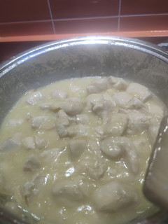 Una foto de Pollo al ajillo