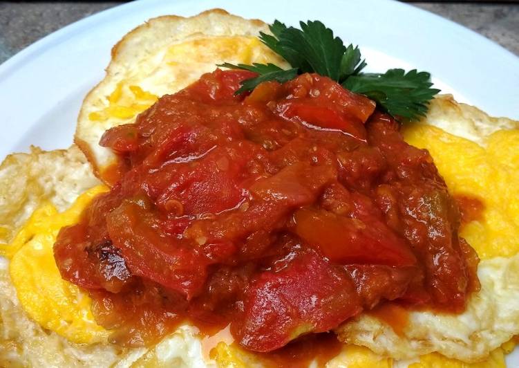 Resep Telur Ceplok Sambal Tomat yang Lezat Sekali