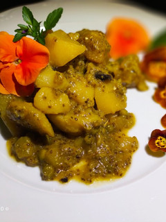 Una foto de 🌈Curry de Patatas, Mango y Semillas de Chía🌈 #vegetarianfood