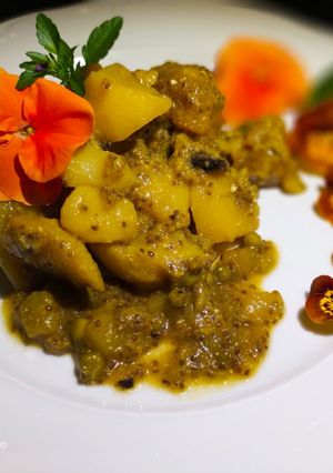 Una foto de 🌈Curry de Patatas, Mango y Semillas de Chía🌈 #vegetarianfood