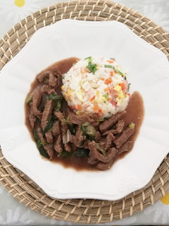 Una foto de Carne Mongoliana