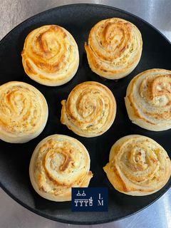 Una foto de Panecillos de queso de cabra en Mambo