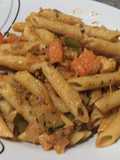 Macarrones integrales con salsa de verduras