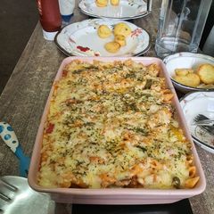 A picture of Chicken tikka pasta.