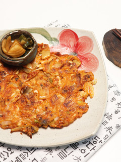 Foto resep Kimchi jeon. Rahasia pancake kimchinya Korea