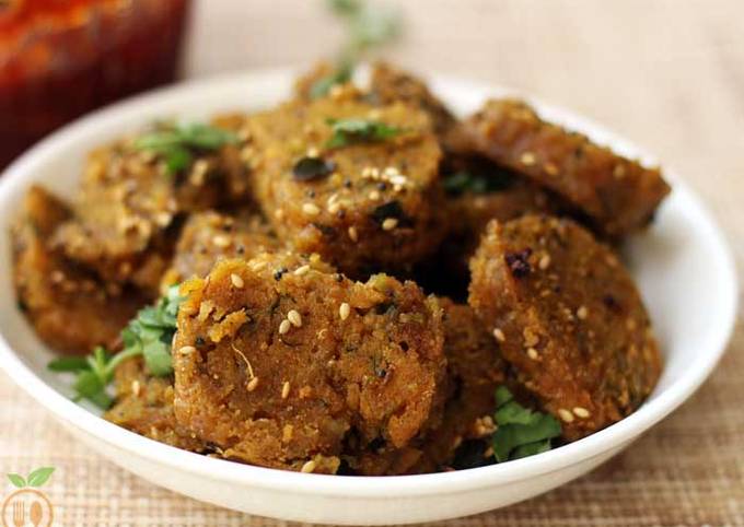 How to Make Favorite Dudhi Muthia Recipe | How To Make Lauki Muthia