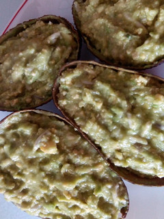 Una foto de Aguacates rellenos 3