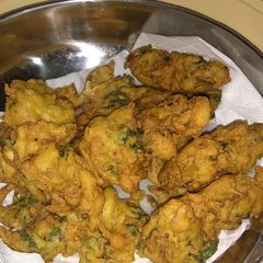 A picture of Knorr Chicken cube pakoray 😋.