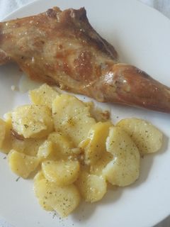 Una foto de Paletilla de cordero lechal al horno