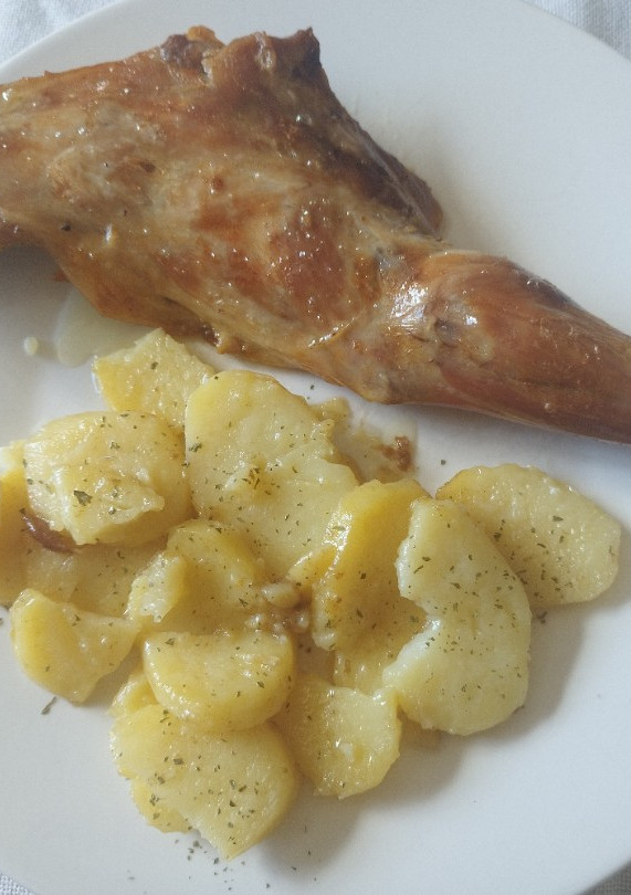 Una foto de Paletilla de cordero lechal al horno