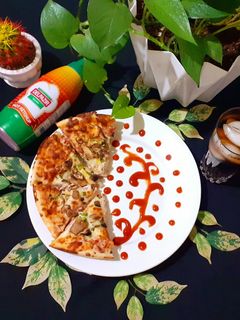 عکسی از دستور پیتزا سوسیس کالباس 🍕