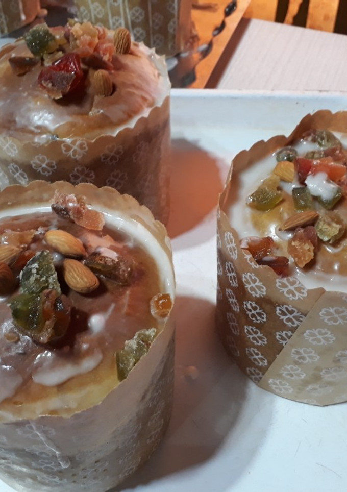 Una foto de Pan dulce con frutas Grace