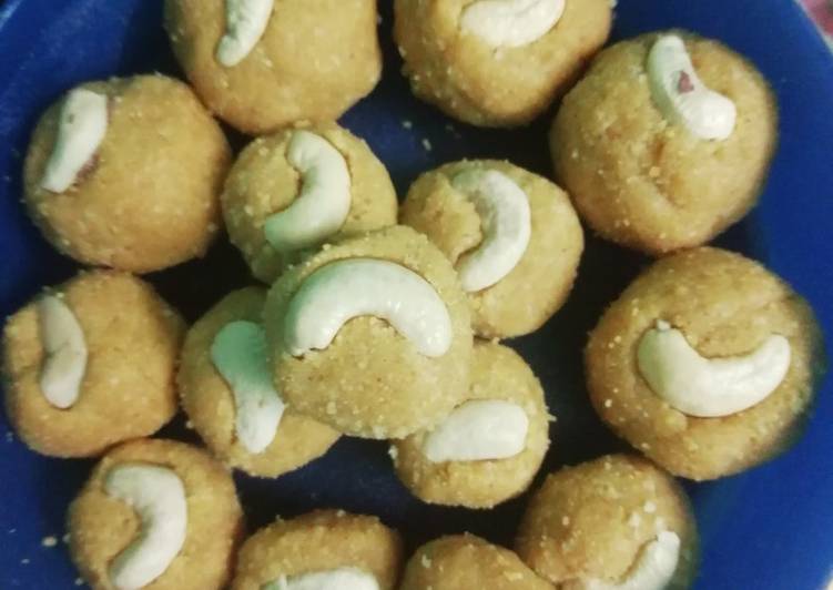 Steps to Prepare Quick Moong dal ladoo