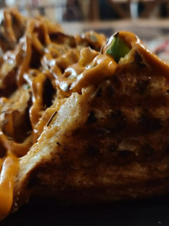 वेज़ पेरी पेरी सैंडविच (Veg peri peri sandwich recipe in Hindi) रेसिपी मुख्य फोटो