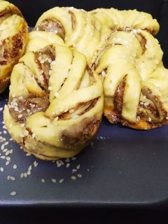 সেসেমি সিনামন রোল(Sesame cinnamon roll recipe in Bengali) রেসিপির প্রধান ছবি