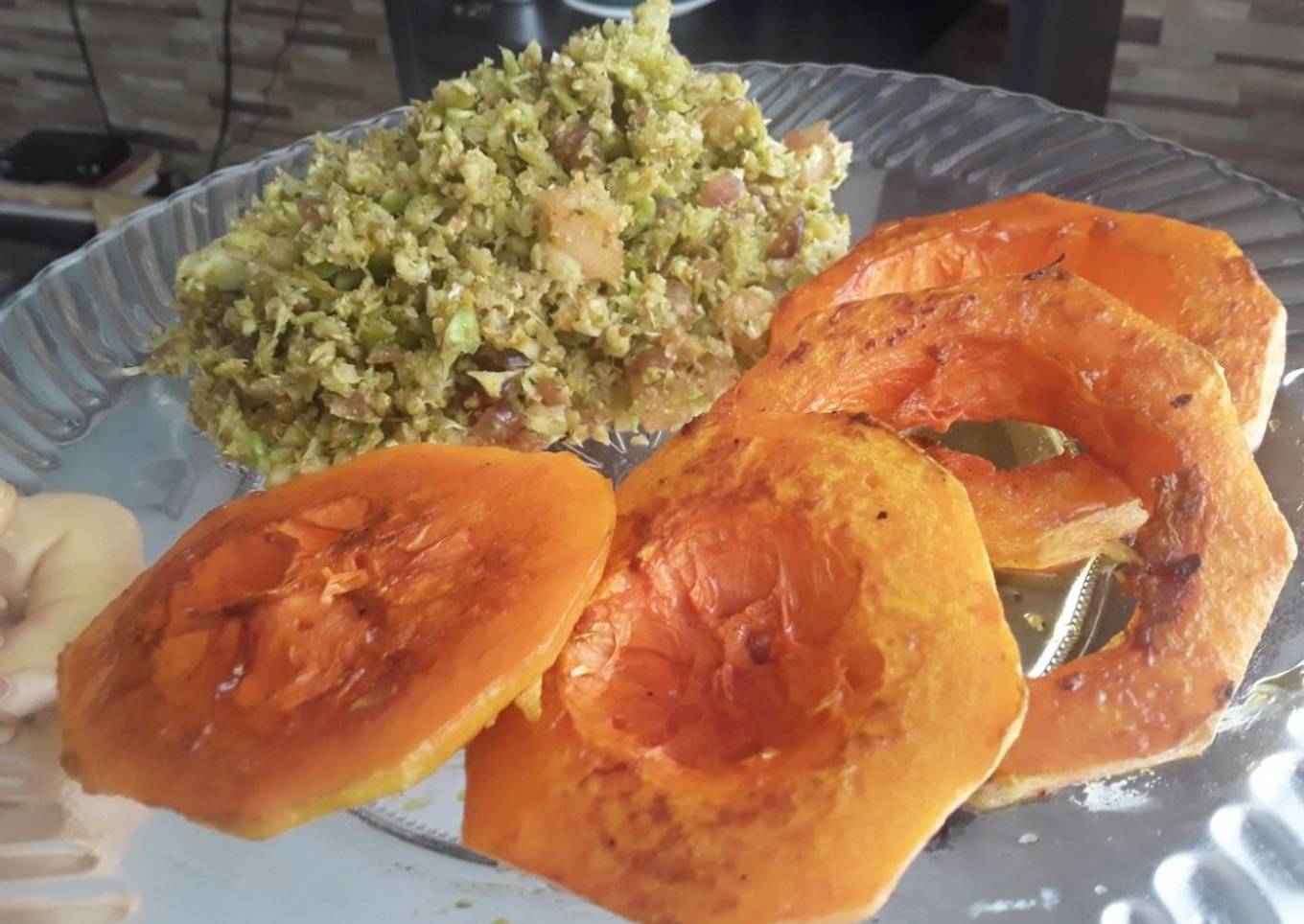 Calabaza o Zapallo🎃 con miel 🍯 y mantequilla/arroz🍚de brócoli con🍎y 🌰caramelizada