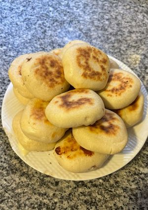 Una foto de Pancitos rellenos de queso🧀🥖