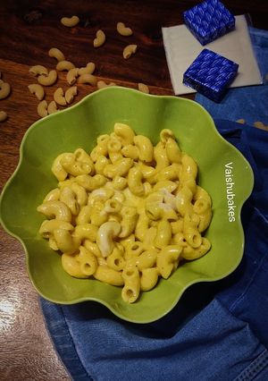 A picture of Mac 'n' Cheese.