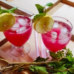 A picture of Pink lemonade.