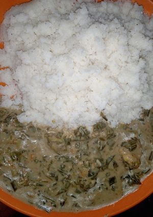 Miyan yakuwa da biski ainihin hoton girkin